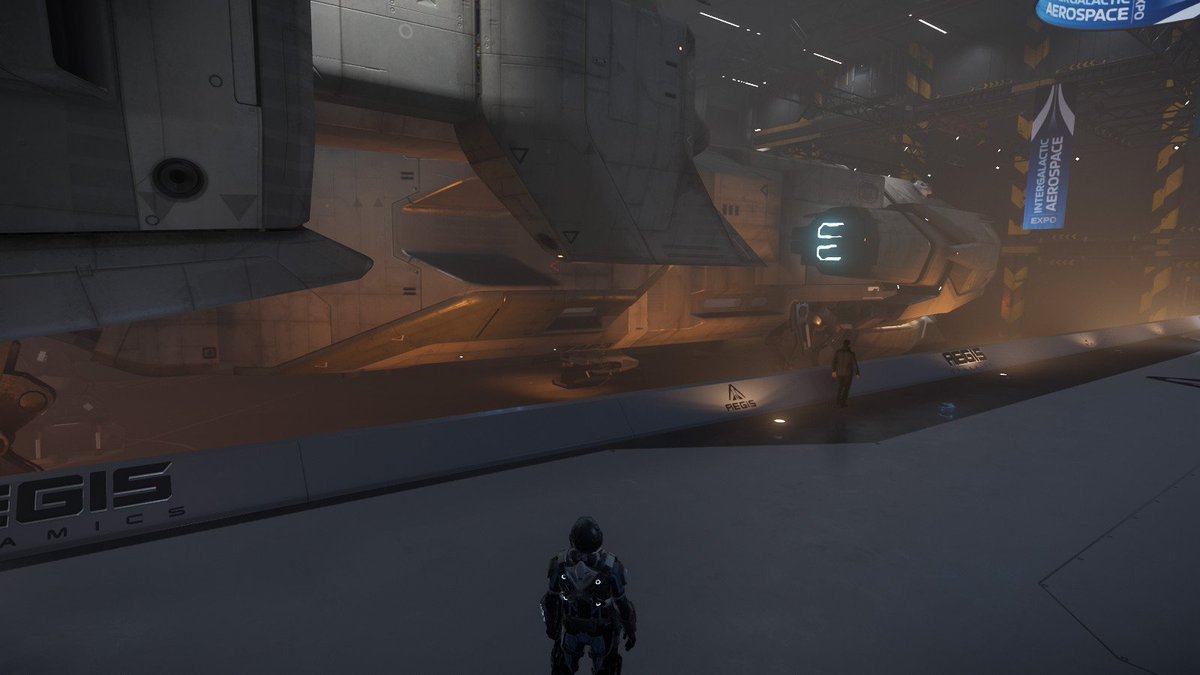 Miami_BaT's tweet photo. Bloody hell! 😮😱
The Idris, Massive ship. 

Just that land gear is just #Alien Nostromo nostalgia worthy.
#StarCitizen #AerospaceExpoHurston https://t.co/33TRKDnKmB