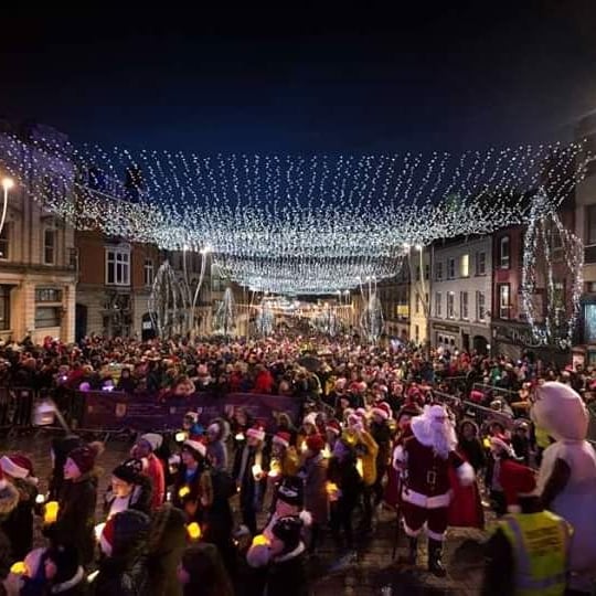 itsmeBronaghB's tweet photo. Some pics from Saturday where I got to turn on the Christmas Lights in my home town!! 😍🙌🏼 Still buzzing from the whole day!!! #Omagh #BbBand #ChristmasLights https://t.co/L2ZGedEF9l