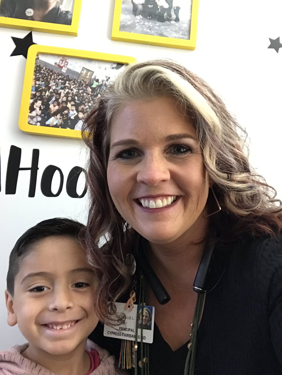 ChelleLeigh75's tweet image. Started the first day back with 4 #positivereferrals @HooverCFISD.  Way to #BeAHooverHero Alberto, Adriel, Amira, and Angelly! @CyFairISD #CFISDSpirit