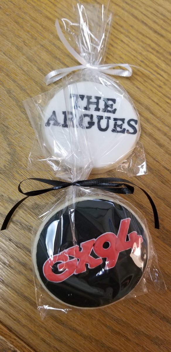 Thanks <a href="/TheArgues/">The Argues</a> for dropping off some Christmas cookies.  Nice Family band.  Hint... hint... <a href="/HunterBros/">Hunter Brothers</a>  <a href="/jessmoskaluke/">Jess Moskaluke</a>