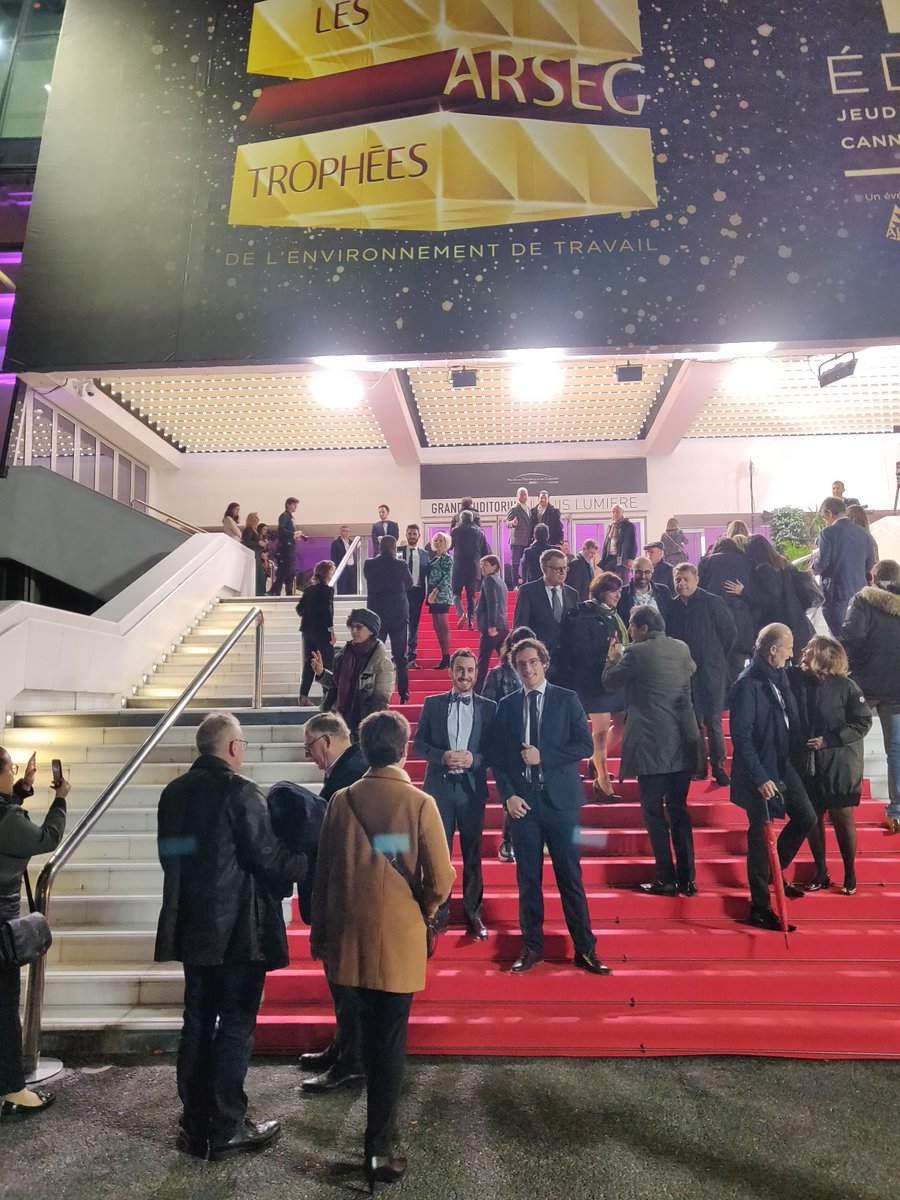 PepiniereBdx's tweet photo. 👏Bravo à @Keyclicweb qui faisait partie des finalistes aux #trophéesARSEG à Cannes jeudi dernier, catégorie Meilleure solution #innovante Services aux collaborateurs, pour son partenariat avec @ENGIE Axima - l'immeuble Perspective à #Bordeaux 🏢📱📲 #facilitymanagement https://t.co/nrjZJYUXhb