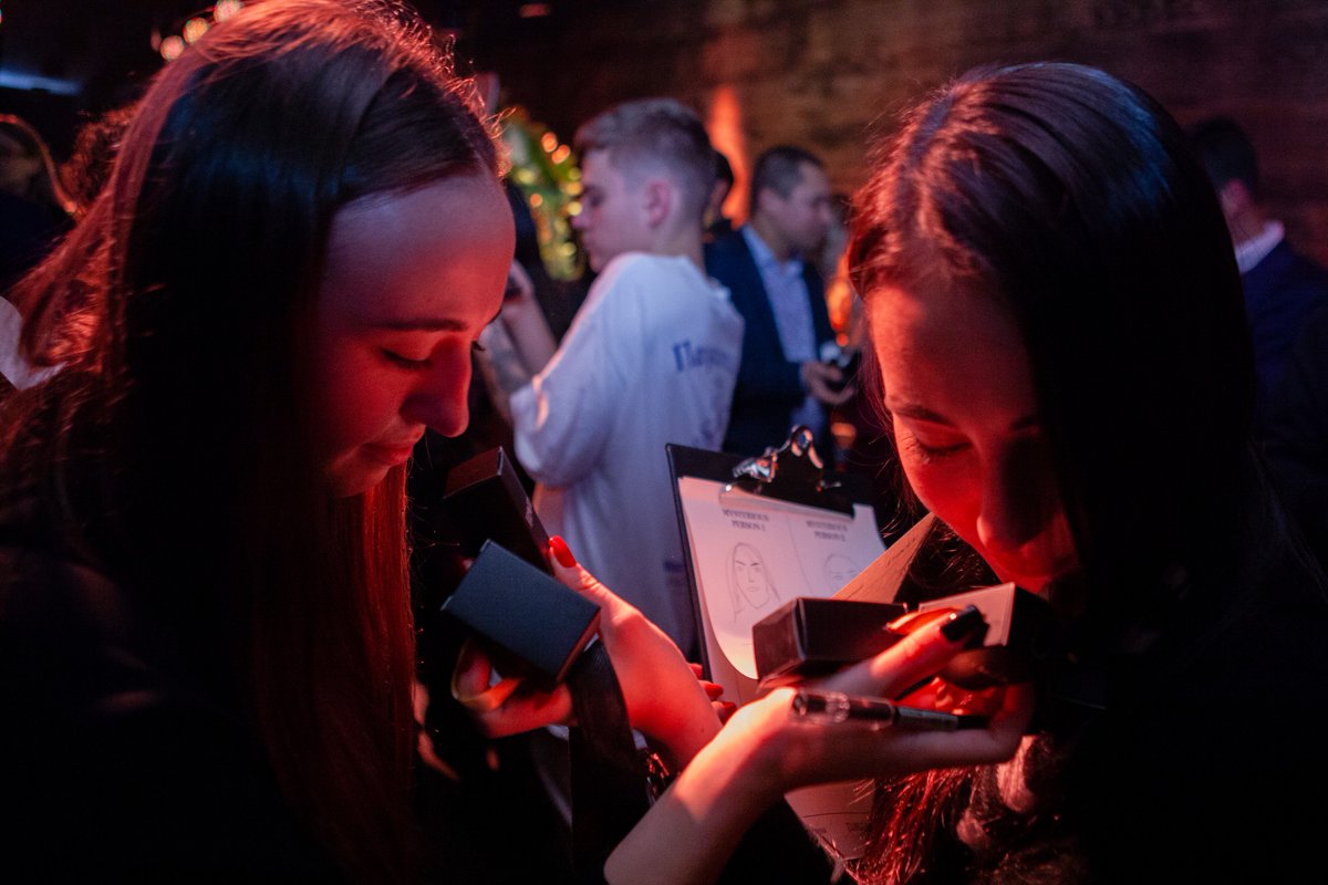 Tangle_club's tweet photo. Reminiscing incredible moments from our #launchparty. All photos from the event are now available in the Tangle Gallery. Find yours there!📲
#londonevents #onlinedating #londonEDITION #bompasandparr #glamorous #venue #londonparty #dateinstyle #alittlepartyneverkillednobody #fun https://t.co/nXpL1UIsHB