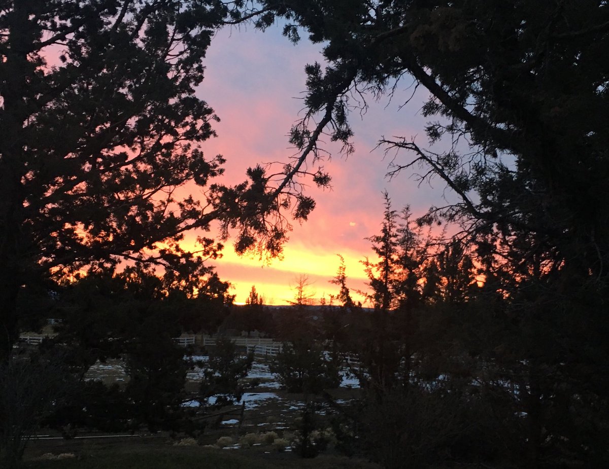 suddendoug's tweet photo. Good morning from Bend Oregon!  Have a blessed day and remember Jesus Loves U! https://t.co/ChmriQGus8