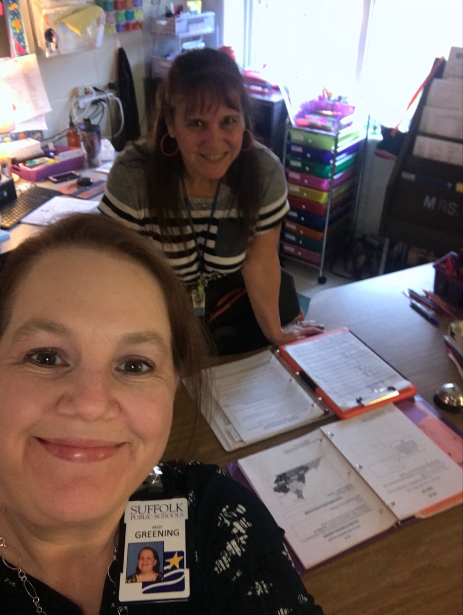 KelGreening's tweet image. Co-teaching with this awesome teacher today! #funfractions #spsk12proud ⁦@VaughanJohnetta⁩