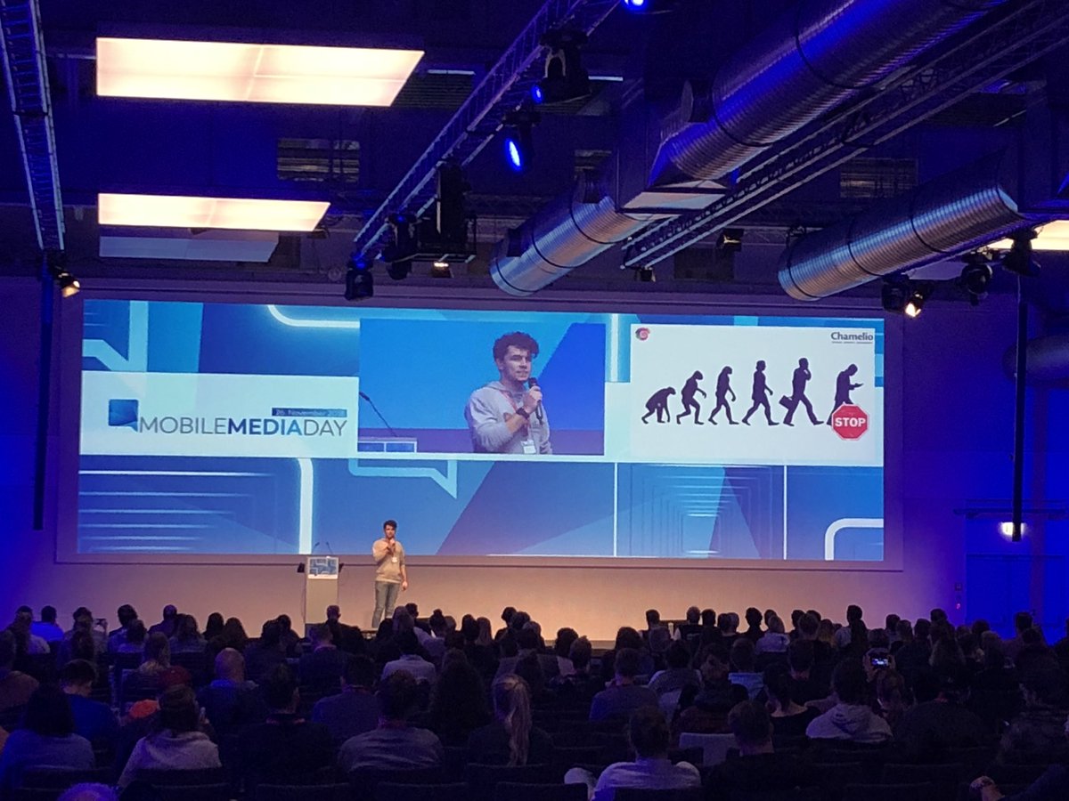 MobileMediaDay's tweet photo. Up next: @ChamelioDE eine Fitnessapp, bei der sich das Training individuell an jede Umgebung anpasst  #mmd18 https://t.co/3HPufPcUz0