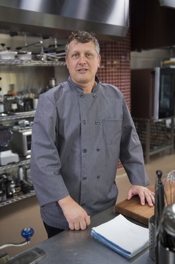 discoveryfamily's tweet image. A Cook or a Con? Tell us what you think in the comments below!
Be sure to tune in to #CooksvsCons tonight at 7PM on Discovery Family.