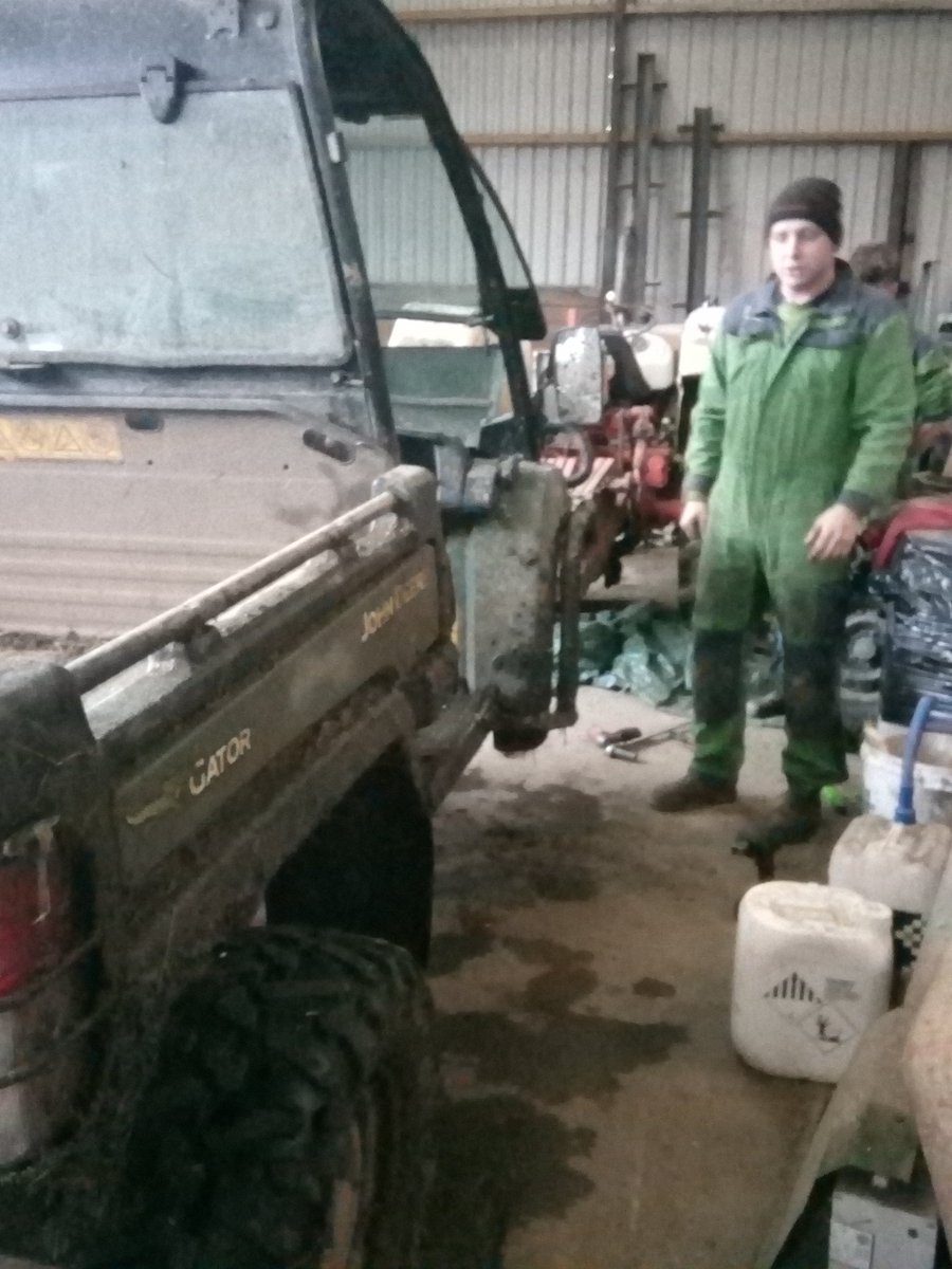 rhetperth's tweet image. Thanks to Rory &amp;amp; Callum from @HRNTractors for their impromtu talk to the @BreadalbaneAcad #RuralSkills pupils today about work they carry out, their path into engineering, apprenticeships &amp;amp; technology in Farming. Great ambassadors for the industry. #LandACareer @JobfarmScot