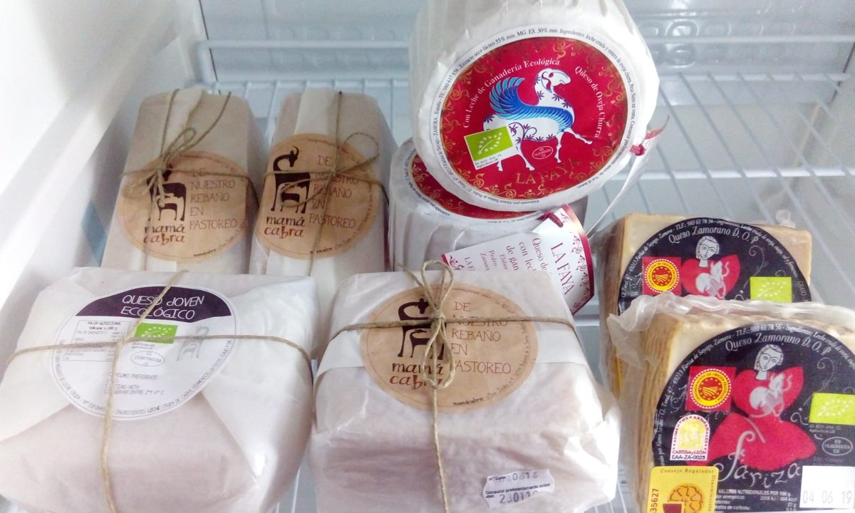 Axarco_Mercado's tweet photo. Quesos Zamoranos ecológicos. Los quesos con el sabor de siempre te esperan en Axarco

#RincóndelaVictoria #Málaga #Quesos #AxarcoEcomercado #ProductosEcológicos #Nutrición #Alimentación #AlimentaciónSaludable https://t.co/DsBM9OJS4S