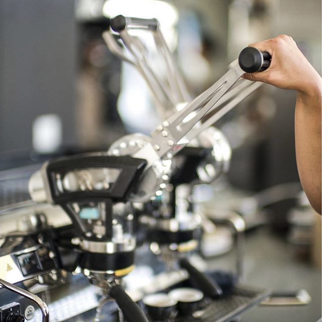 lamarzocco's tweet photo. With over 2500 hours of pre-launch testing, Leva set a new standard for the reliability of a mechanical system.
The Leva X at @cogcoffee
#thisisleva https://t.co/KEqNhyjgPu https://t.co/WeDnBnERii