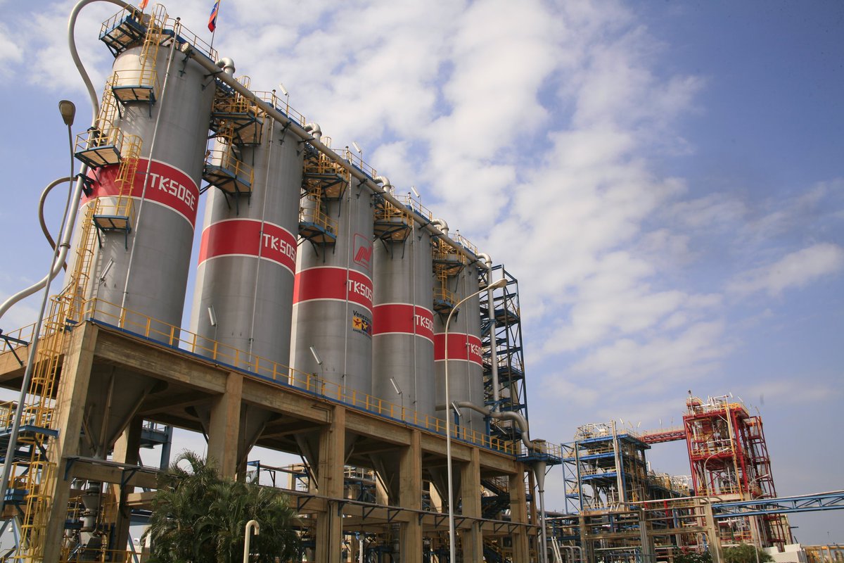 Propilvensa's tweet photo. Feliz inicio de semana,☀️ 
- 
Polipropileno de Venezuela Propilven, S.A., es una empresa de capital mixto, constituida en el año 1.985 como un proyecto liderizado por la Corporación Petroquímica Pequiven, cuyo propósito es la producción y comercialización de Polipropileno. https://t.co/Rl01Zq2A9D