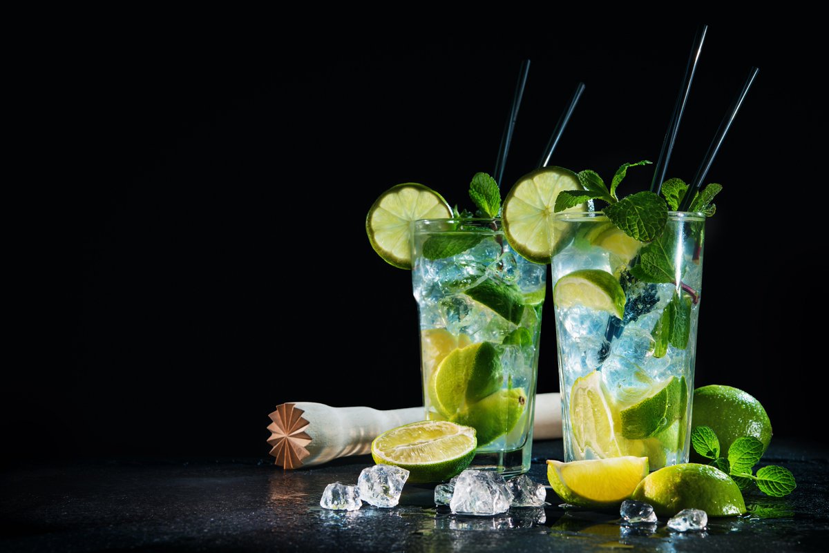 sannafit's tweet photo. Mojito sin azúcar: 12 hojas de menta (si son grandes, 6)+1 onza de jugo fresco de limón+3/4 de cucharada de extracto de ron+1 sobre de stevia+
4 onzas de agua con gas. Preparación: Bate los ingredientes para mezclar bien. ¡Salud! Revisa #SANNAFIT: https://t.co/1z0pDYGw0B https://t.co/VcW6OgImvL
