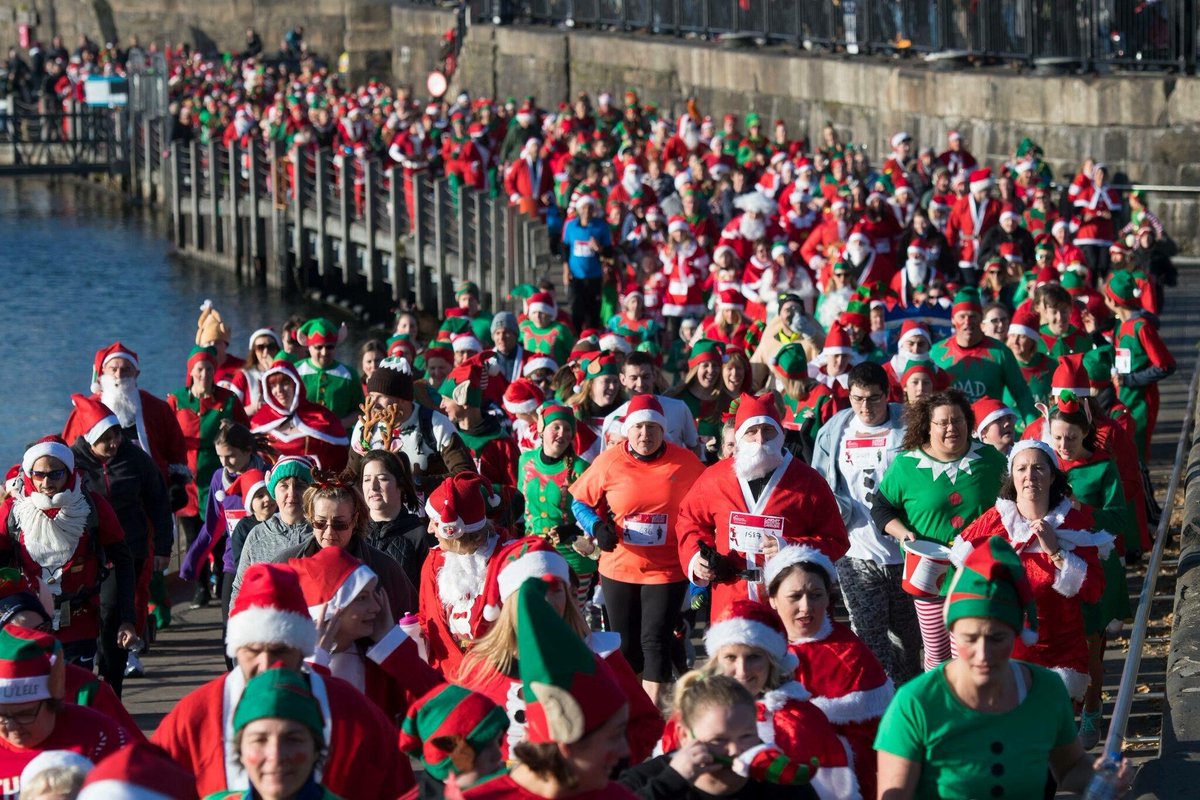CalonHearts's tweet photo. 1'000's of Santa's and Elves will descend on Cardiff Bay on December 9th for a festive 5k dash to raise money for Welsh Hearts ❤️🎅🎄🏃‍♂️🏃‍♀️
SIGN UP &amp; SAVE LIVES ❤️ https://t.co/tNzYQWWFCq
Please #RT  #CardiffSantaDash https://t.co/MN46pIQaau