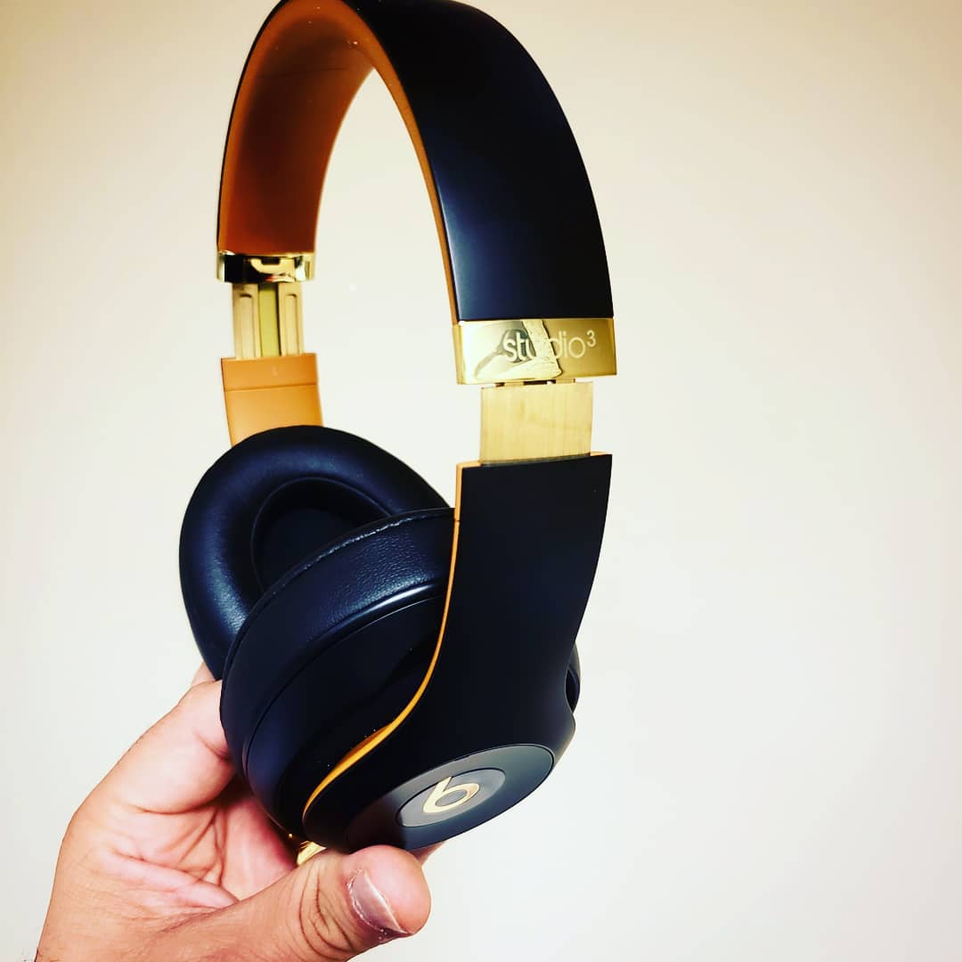 SandeepTGS's tweet photo. Christmas is here.. love new studio3 #beats #studio3 #beatsbydre #newheadphones #wirelessheadphones #noisecancellation #w1chip #love https://t.co/d5pVxY1nbP