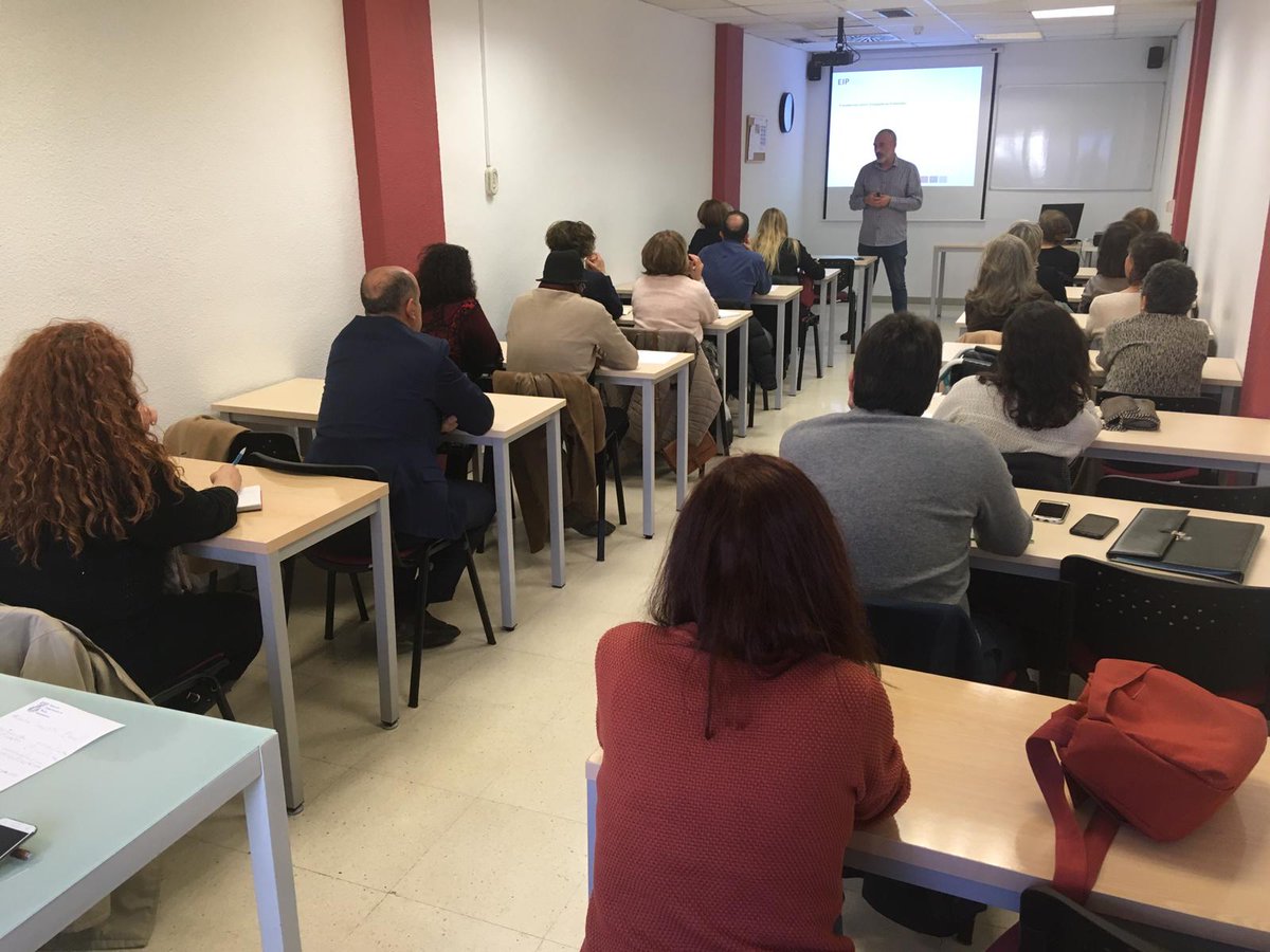 Hoy realizamos un #CursoInCompany en  <a href="/EIP_Madrid/">EIP_Madrid</a> para la Asociación de Corresponsales de Prensa Iberoamericana <a href="/PrensaACPI/">ACPI Periodistas iberoamericanos</a> sobre #protocolo internacional en Europa de la mano de <a href="/paco_merino4/">Paco Merino</a>.
Gracias a su presidenta, <a href="/SULLYFUENTES1/">Sully Fuentes</a>, por confiar en nosotros.
#formaciónEIP
