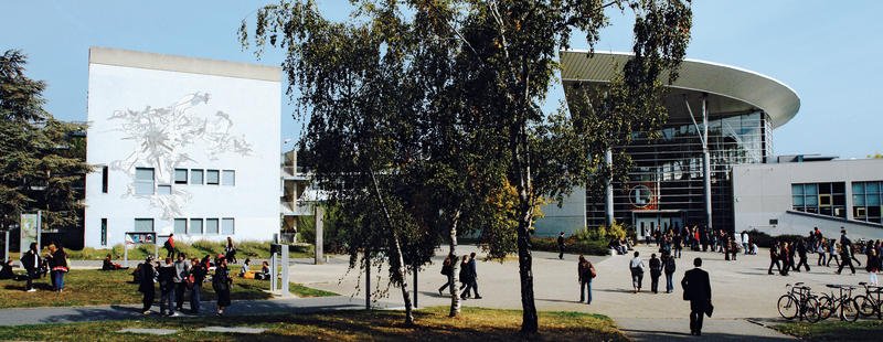 metropolerennes's tweet photo. Création de l'#Université de #Rennes : les 60 000 étudiants et personnels des 7 établissements engagés dans le projet et les partenaires sont invités à donner leur avis sur les propositions et enrichir le projet. Une démarche inédite !  > https://t.co/C72dBexyoS https://t.co/0EXuW3GdFT