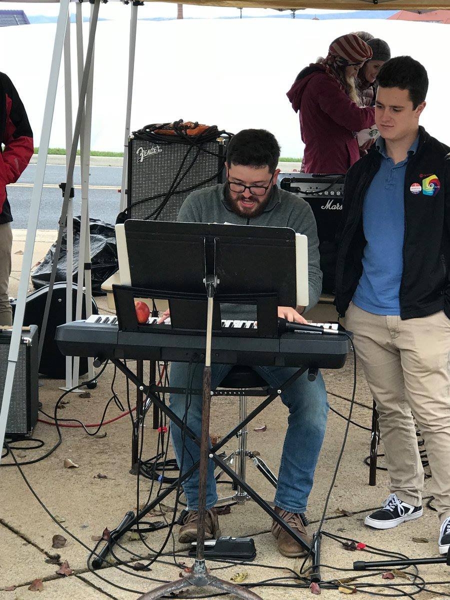 tm_hassett's tweet photo. Remembering this fantastic photo of me and @joebaglez on Election Day this year. Had a wonderful time jamming with @Jesse_Rathgeber @davidstringham and @jstapes.@jmudukesvote #jmumused https://t.co/zzZVTf6F50