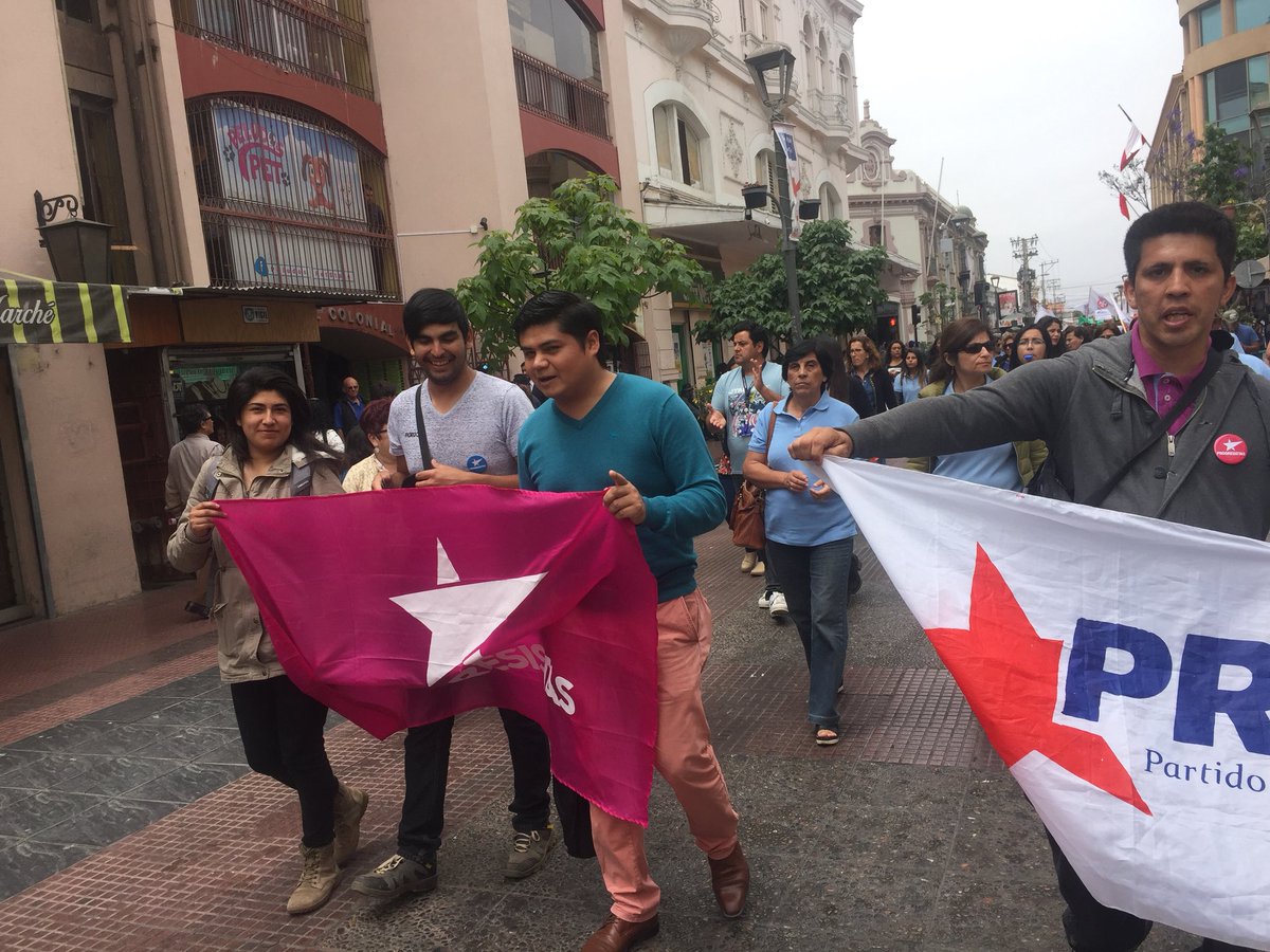 Procoquimbo1's tweet photo. En Coquimbo @losprogresistas se suman a paro por reajuste salarial digno para trabajadores Publicos.
#Anef #Cut_Chile @Jprocoquimbo https://t.co/1s9K4ZdtBd