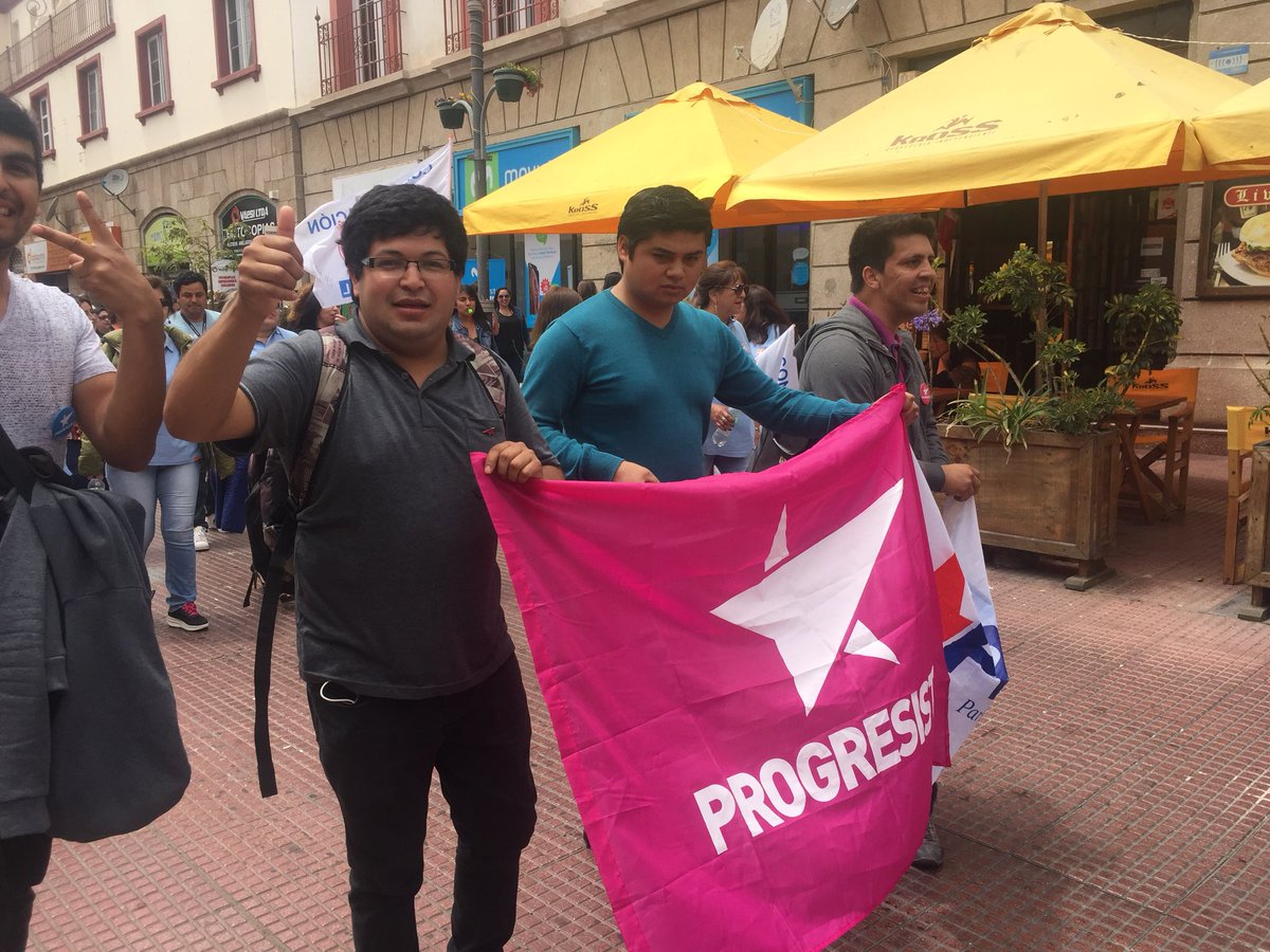 Procoquimbo1's tweet photo. En Coquimbo @losprogresistas se suman a paro por reajuste salarial digno para trabajadores Publicos.
#Anef #Cut_Chile @Jprocoquimbo https://t.co/1s9K4ZdtBd