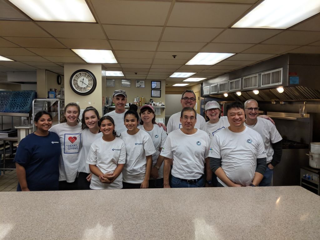 Vestmark's tweet image. A group of Vestmarkians finished off a wonderful Thanksgiving weekend at Rosie&apos;s Place this Saturday. Thank you @RosiesPlace for giving us the opportunity to give back to our community! #giveback #thankful
