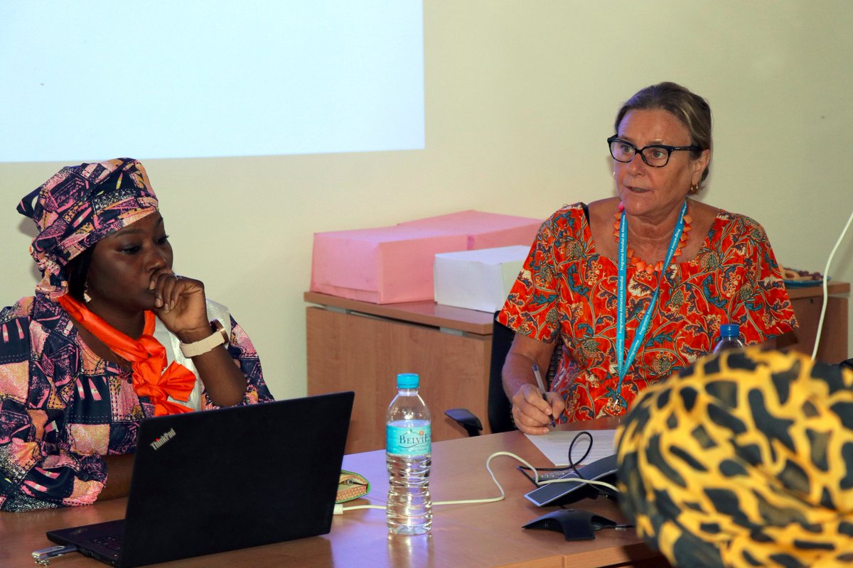aichou_manga's tweet photo. « Un monde sans faim est un monde dans lequel femmes, hommes, filles et garçons ont un accès égal aux opportunités, aux ressources et tiennent chacun un rôle dans la transformation active de leur futur » déclara Patrizia P, Directrice adjointe  @WFP_Niger 
#Orange_Day https://t.co/P3lHsZ3Dwz