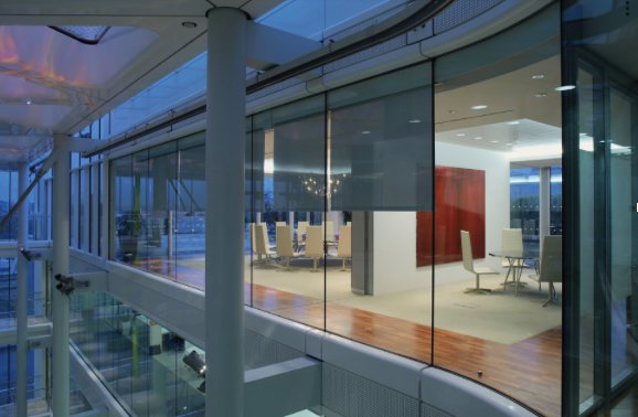 Lutron_EU's tweet photo. Even in winter, #sunlight can decrease productivity by causing glare. #Shadingsolutions regulate daylight while optimising comfort and lowering #energy costs. https://t.co/tvtWIY2wm2 https://t.co/ThEfAqE6eC
