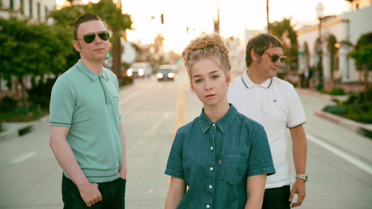 BillboardItalia's tweet photo. "Looking for Stars", i nuovi #Hooverphonic con la 17enne Luka -> leggi su https://t.co/JAAgMz0XWn #AlexCallier #EnnioMorricone #Intervista #LookingForStars #LukaCruysberghs #NuovoAlbum #ParanoidAffair #RaymondGeerts #Romantic https://t.co/V1TZMSBN7V