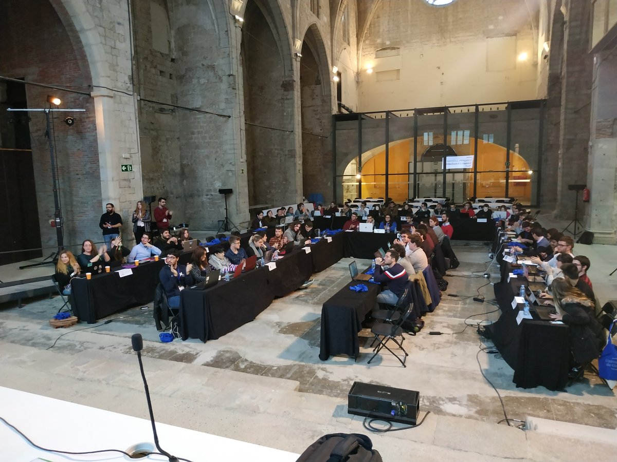elreyesmipa's tweet photo. Todas tan normales menos las extremeñas... @CREUPCREUP #63AGOCREUP @AndriusHernaiz @BiologaConTaras https://t.co/hrUMRvliGD
