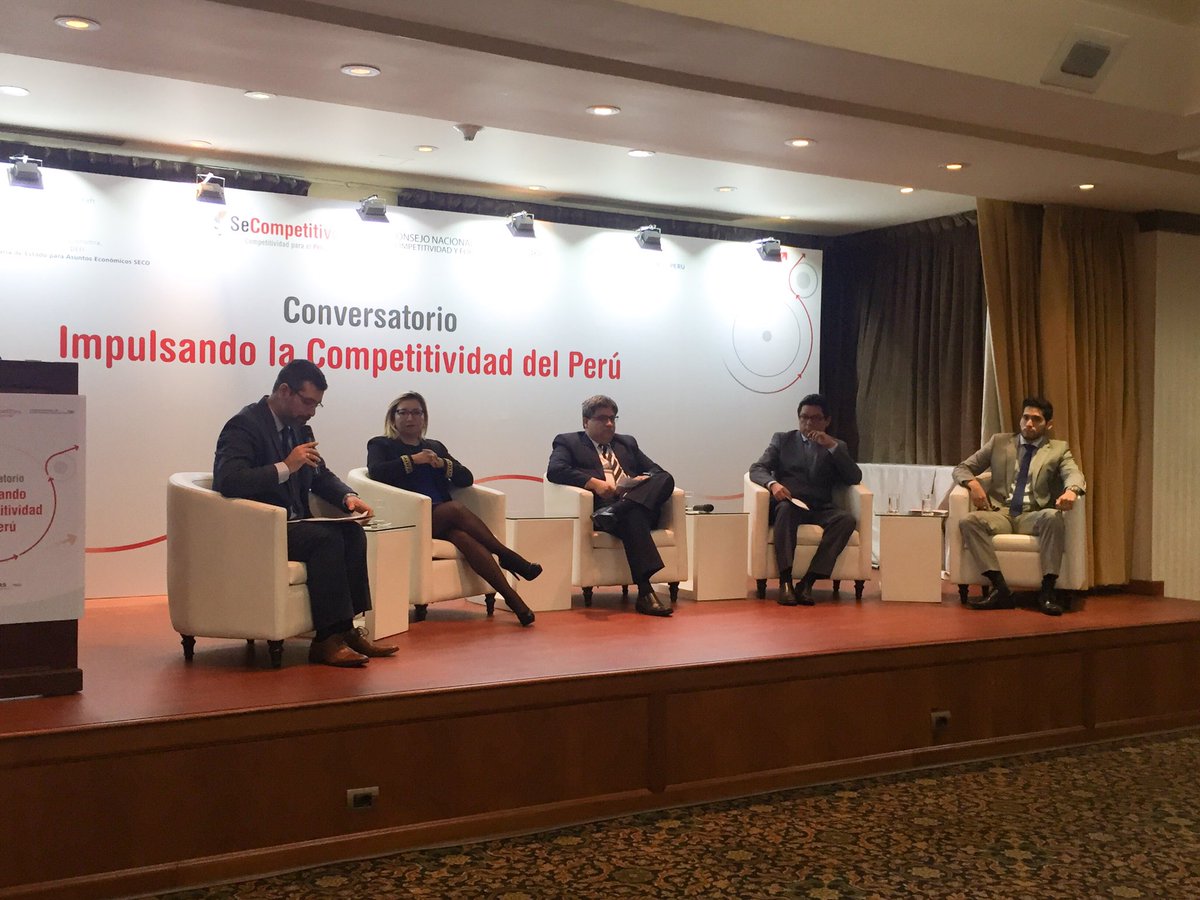 #Ahora la Presidenta Ejecutiva del <a href="/INACALPERU/">inacalperu</a> <a href="/rbarriosa/">Rocio Barrios</a> participar en el panel “Retos y Avances de la Política Pública para la Competitividad” en el conversatorio “Impulsando la competitividad del Perú”