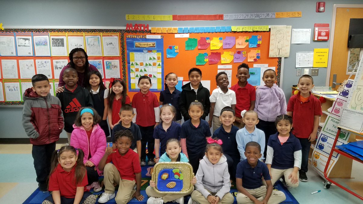 CorneliusElem's tweet photo. What better way to start the week than celebrating our scholars?! Ms. Caldwell's 1st grade class and Ms. Wilson's 4th graders were welcomed back to school with our golden lunch awards. Keep leading by example, students! #GoldenTray #GoldenSpatula https://t.co/DMWMZzxs5F