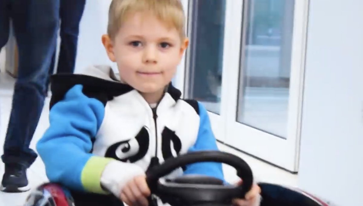 ❤️ 84 of these little cars are now delivered to children's hospices and hospitals across the UK, the remaining will be delivered in January. Thanks to <a href="/TeslaOwnersUK/">Tesla Owners UK 🇬🇧</a> members, <a href="/elonmusk/">Elon Musk</a>, <a href="/WillFealey/">Will Fealey ☀️⚡️🔋🌍🚗</a>, <a href="/derynh/">Deryn Harvey</a>, <a href="/RadioFlyer/">Radio Flyer</a> &amp; all the hospices and hospitals for all your support.