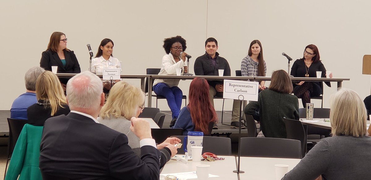 conniebernardy's tweet image. Great student panel sharing their stories and truths at @NorthHennepin Community College. Student average age 27 and 80% are part time. Students can earn biology bachelor degree right on campus. With @melissahortman @EatonSenator @JohnHoffmanMN and others. #mnleg #mnstate
