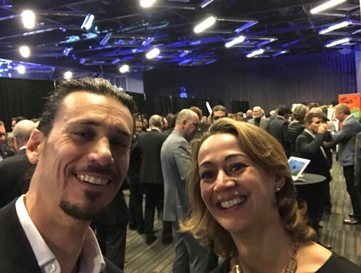 CEuMONTREAL's tweet photo. [Fiers de #notrecommunauté d'entrepreneurs] Bravo aux 4 entreprises de notre communauté finalistes au Gala des Prix Innovation 2018 de @ADRIQ_RCTi : @ChrysaLabs, Maxen, Redlive et @MELIORECA! 👏🏽 @AntonyDiS @BenDeLeener @CChalono #startups #recherche #innovation #technologie https://t.co/bS3wiGL763