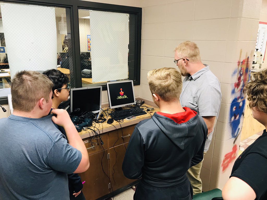 You know you’re in a @PLTWorg class when your class project involves designing a retro arcade cabinet that also actually plays an entire catalog of old school games: ) #arcade #raspberrypi #oldschoolgames @MCiTech @FCVBearcats