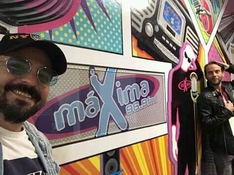directoEliasChi's tweet photo. Definitivamente el Rojo(vino) es un color que te va muy bien @eliaschiprut combina perfecto con tu guapura 💖😍  #Girademedios @90sPopTour #Tuxtla https://t.co/0ylUc8pBfB