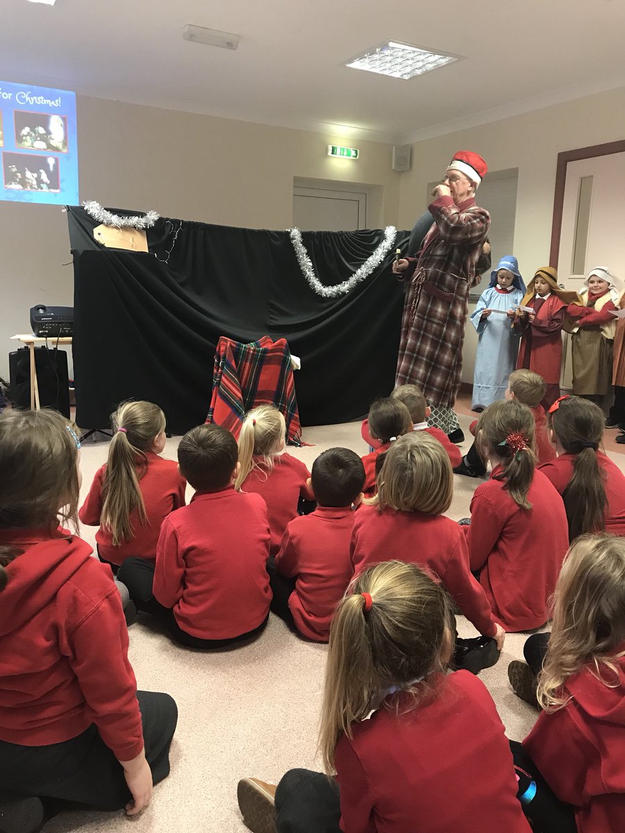CraigfelenP's tweet photo. Many thanks to @BethelClydach for the “Christmas Unwrapped” session! The children thoroughly enjoyed! #cfp2 #cfpre https://t.co/b3OM7FYqst