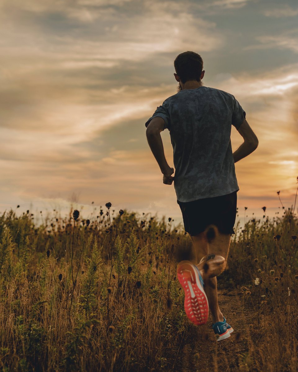 Un fit che ti fa volare.
Conosci la nuovissima Triumph ISO 5: saucony.it/our-products/ 

#WeWhoRun #TriumphISO5 #running #monday #newcollection