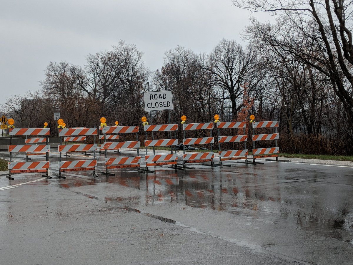 PDyster's tweet image. As of this AM, #RobertMosesParkway CLOSED Findlay to Main. Whirlpool open  only to Cedar d/t construction. Public info mtg tomorrow for neighbors &amp;amp; others interested. @nf_ecdev @NiagaraFallsCD #LiveNF