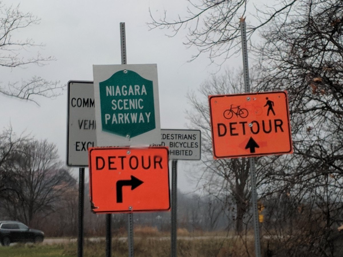 PDyster's tweet image. As of this AM, #RobertMosesParkway CLOSED Findlay to Main. Whirlpool open  only to Cedar d/t construction. Public info mtg tomorrow for neighbors &amp;amp; others interested. @nf_ecdev @NiagaraFallsCD #LiveNF