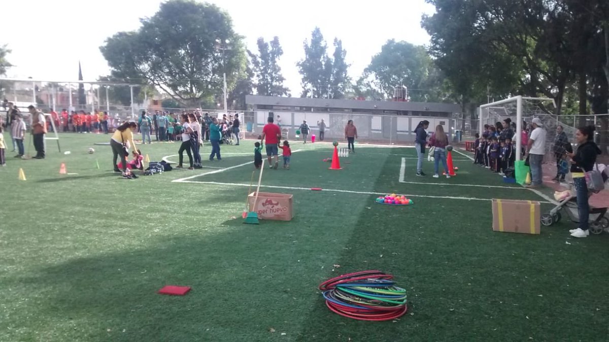 MarioReynoso81's tweet photo. Las unidades deportivas son espacios públicos, nuestro trabajo como IP y AC es coadyuvar con @GuadalajaraGob @comudegdl para que los ciudadanos los disfruten. Gracias a todo el equipo que hace posible esto. @tomasgallopad @for_ortega13 @Fundacion_MDS https://t.co/LPuxVrdmhb