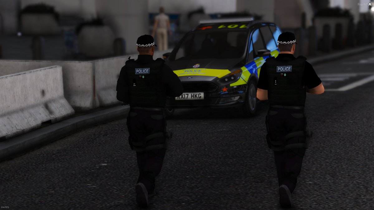 ChestboroughSFT's tweet photo. Couple of armed officers patrolling Chestborough Airport keeping everyone safe @ChestboroughRP @Aviator113 https://t.co/kxuqufAins