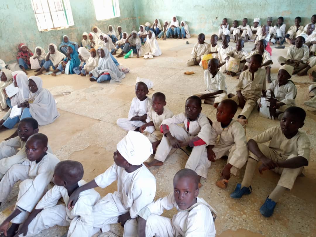 TrackaNG's tweet photo. Dear @GovUmarGanduje ,this is a primary school in Bechi community in Kumbotso LGA, Kano state. During our visit to the community, we observed the dilapidated state of the only primary school as pupils sit on bare floor to learn. We will appreciate your urgent intervention. https://t.co/GE0vD7x7yT