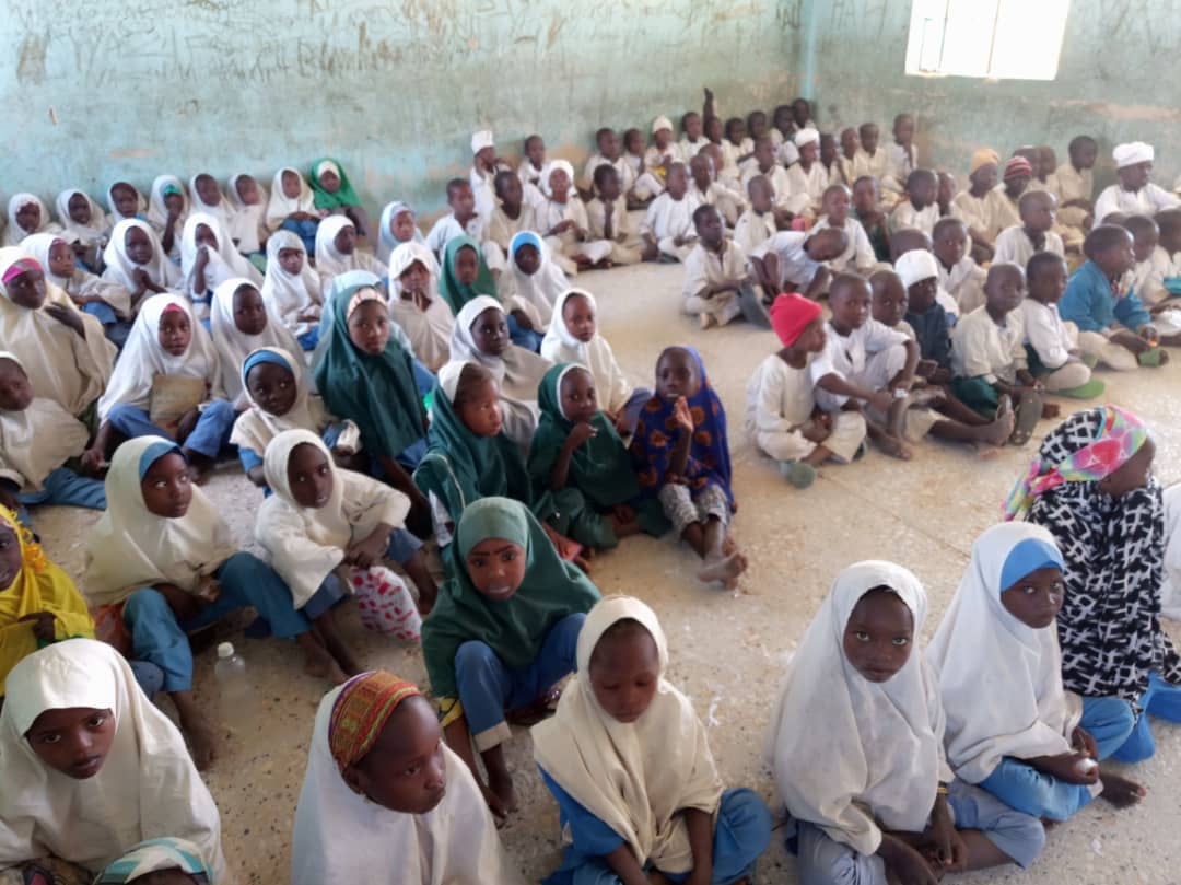 TrackaNG's tweet photo. Dear @GovUmarGanduje ,this is a primary school in Bechi community in Kumbotso LGA, Kano state. During our visit to the community, we observed the dilapidated state of the only primary school as pupils sit on bare floor to learn. We will appreciate your urgent intervention. https://t.co/GE0vD7x7yT