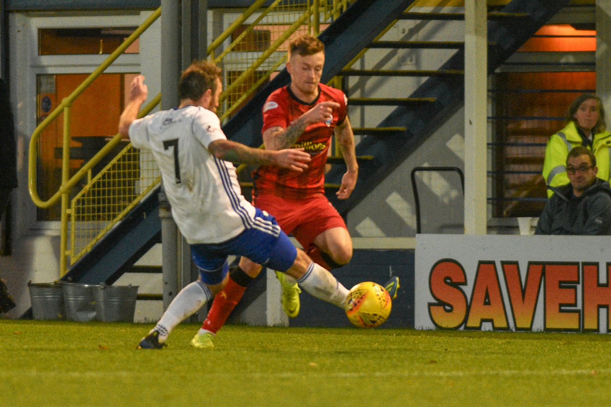 🤕 | Forward <a href="/garyoliver7/">gary oliver</a> faces up to two months on the sidelines after suffering a broken collarbone in Saturday's William Hill Scottish Cup third round tie against Peterhead: gmfc.net/2018/11/26/oli… #Together #WeAreMorton