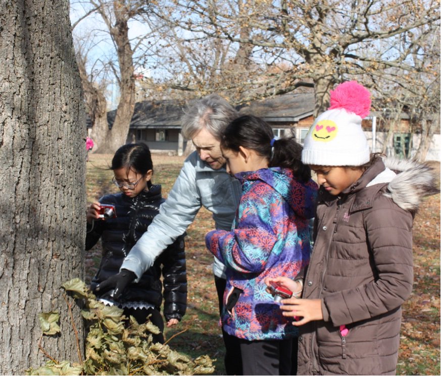 Want to help our children explore &amp; connect to Nature?
You CAN! Make it happen this #GivingTuesday - support #TheRobertaBondarFdn programs ow.ly/Eb8AP and join us to help kids really see + share the #Nature around them. 
CLICK: canadahelps.org/en/dn/14386