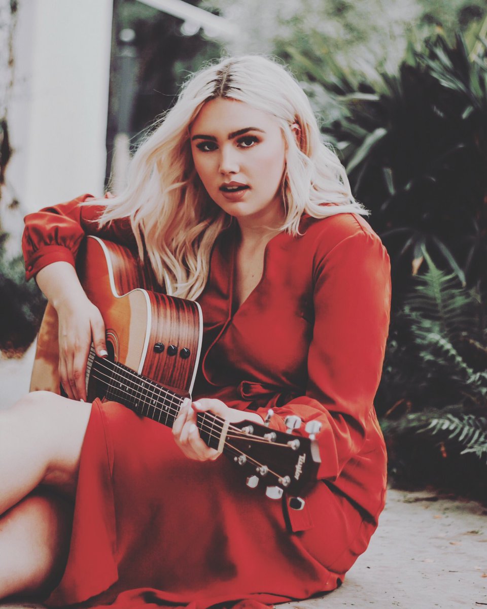 KatyMckenzieOfl's tweet photo. This is my “oh-my-god-the-wind-is-blowing-through-my-hair-but-you-totally-caught-me-off-guard” look. Enjoy. 😁
•
•
•
#katymckenziemusic #musician #singer #songwriter #countryartist #teamgle #womenofcountry #chicsinger #countrymusic #texas #sanantonio
#nashville #picoftheday https://t.co/089sxMqmTR
