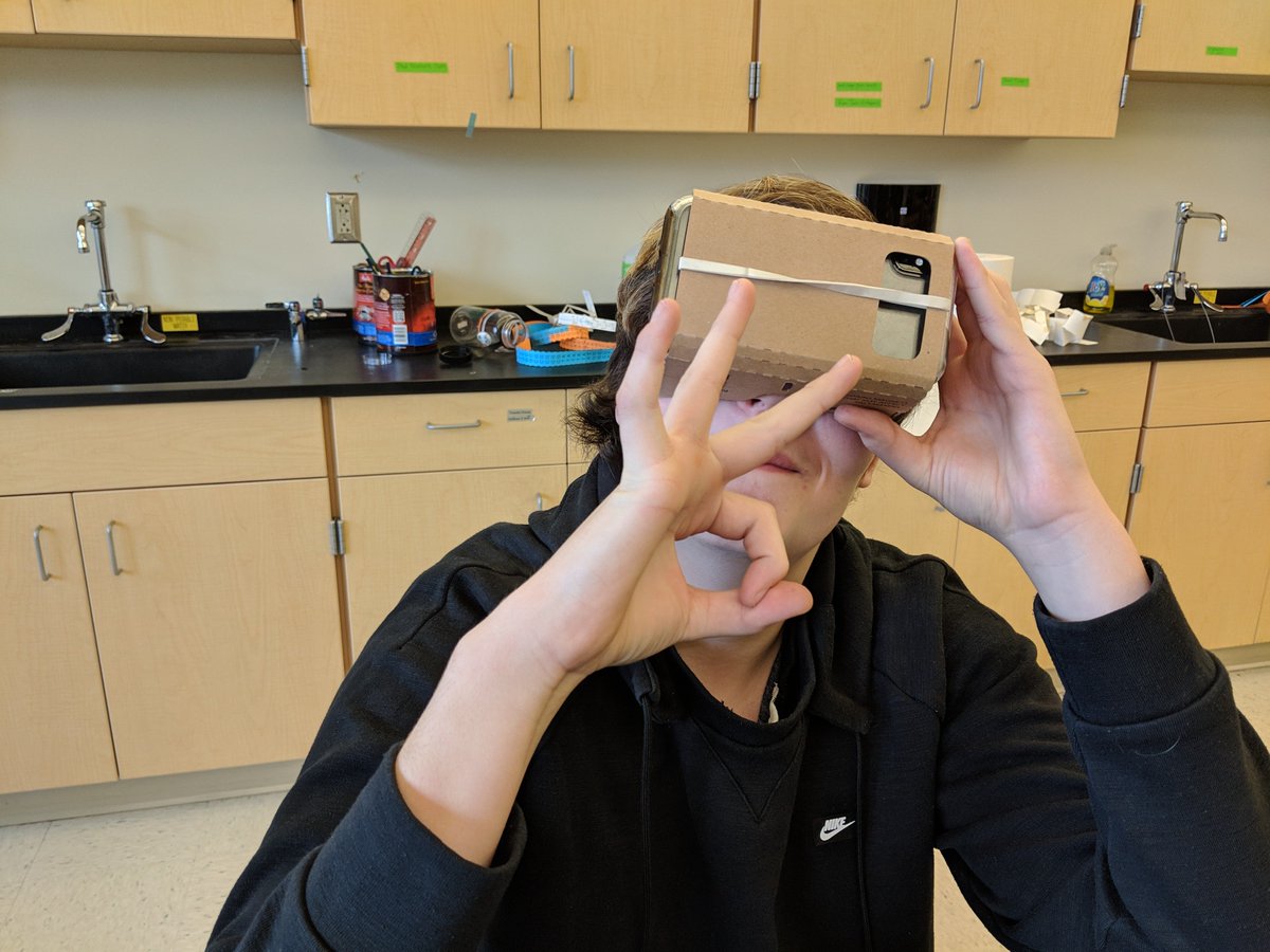 MERMHS_LC's tweet photo. VR (Virtual Reality)
Google Cardboard + phone + YouTube + GR9Bio = VR Cell Exploration. @MERHS_Principal #VR #trynewthings #3Dvs2D https://t.co/jacHiIcpIc