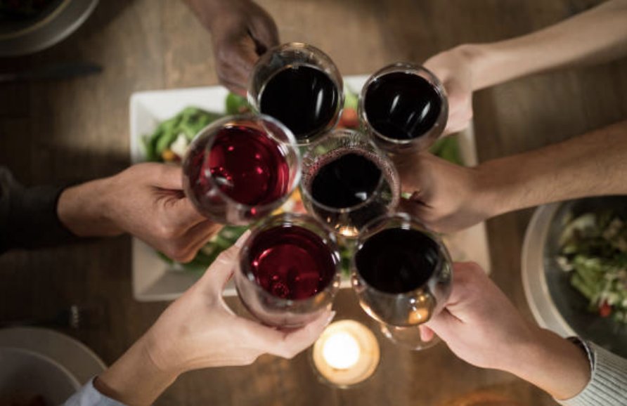 delucapasta's tweet photo. It's #CyberMonday. Treat your friends and employees to an evening of delicious with a gift certificate to Deluca Pasta! #ElSegundoEats #HolidayGiftIdeas #ShopLocal #ShopSmall #ElSegundo #WhereBigIdeasTakeOff Email us at Manager@DelucaPasta.com for more details. https://t.co/jvC9VU1k0B