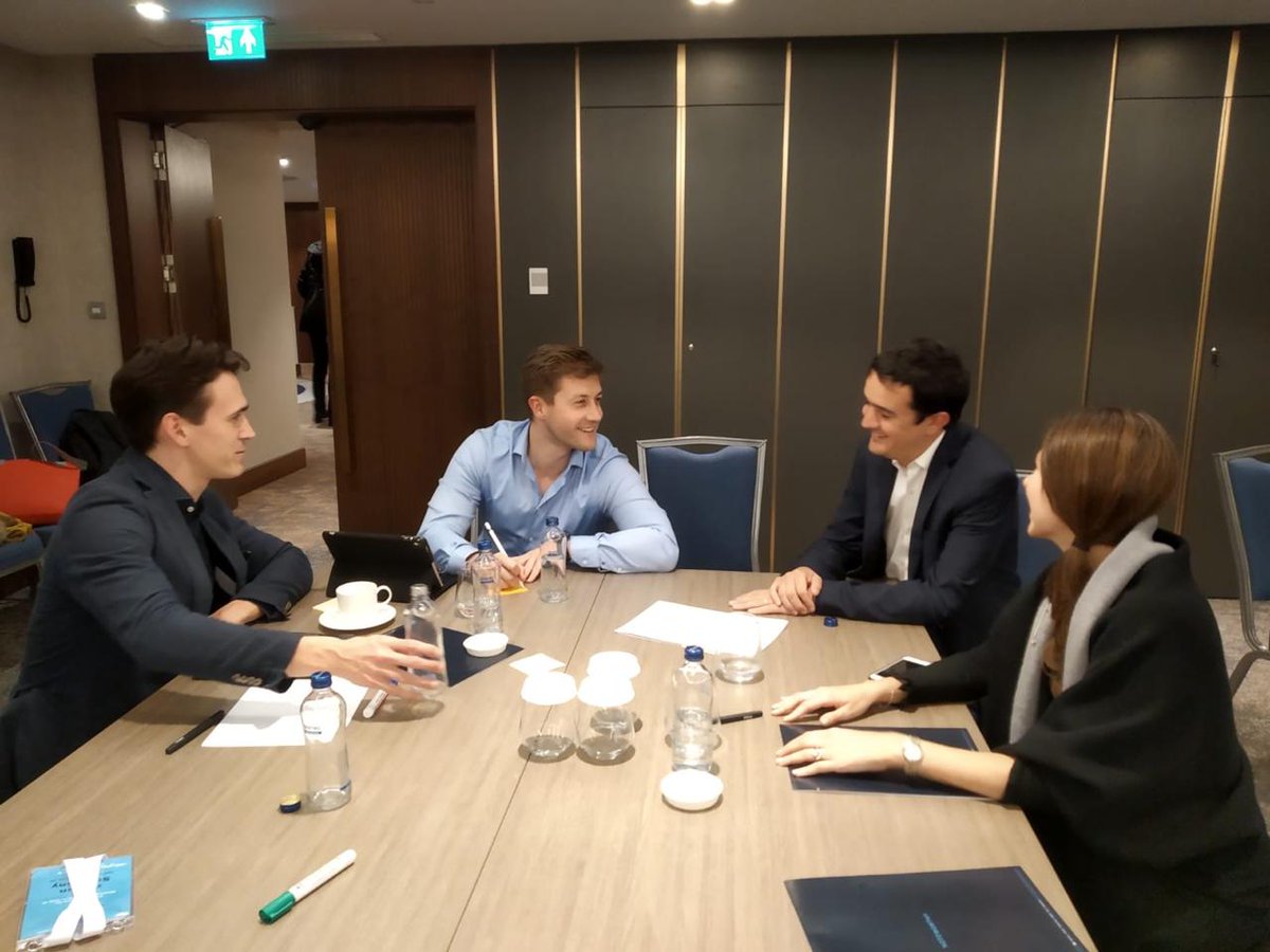 PNUD_ALGenera's tweet photo. UNDP and The Oxford Internet Institute discuss the importance of the GIG #economy on the new labour dinamics. #GenderALC https://t.co/Vs771LXcSM