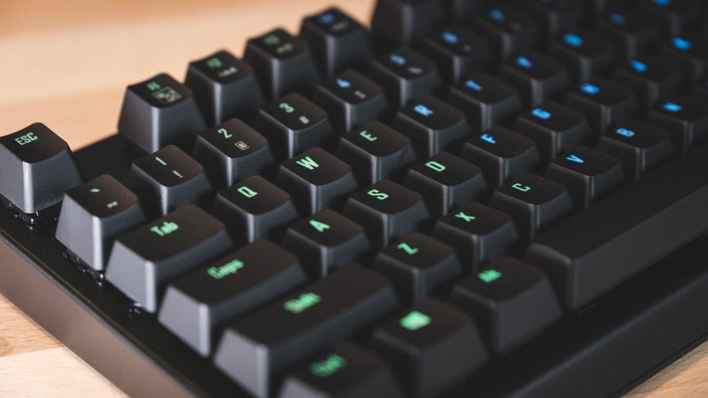 AorusOfficial's tweet photo. for all your typing/gaming needs...
oh and it's splash proof so snacking is allowed π
AORUS K9 Optical keyboard!
Available in both red & blue switches!
Link π https://t.co/UOveOI0OIT
#AORUS
#OpticalKeyboard
#gamingkeyboard
#RGBkeyboard https://t.co/ydkBHsxHYI