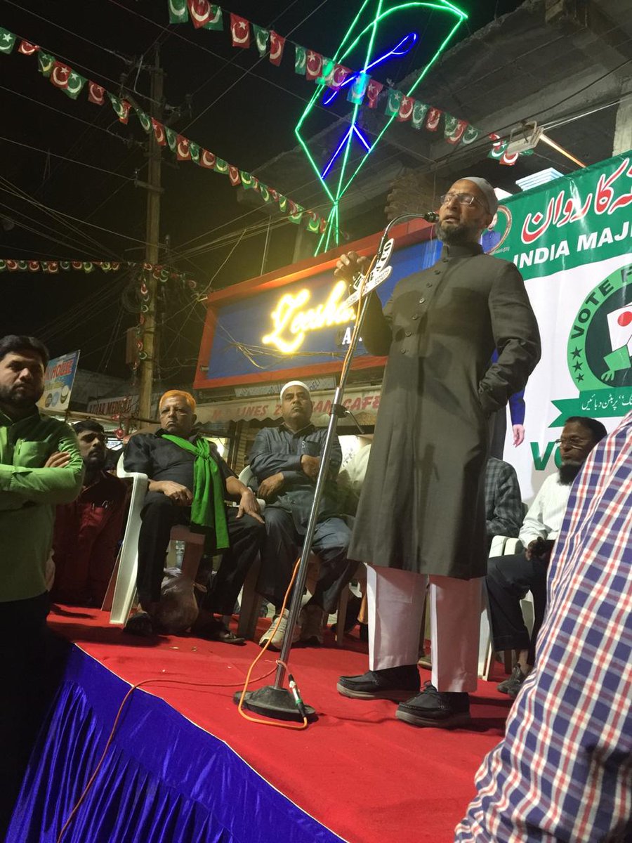 pathan_sumaya's tweet photo. AIMIM Supremo Barrister @asadowaisi Sahab Addressing Election Public Meeting for AIMIM Karwan MLA Candidate @kausarmohiuddin Sahab @ M.D.Lines X Road under Nanal Nagar Division Karwan Constituency @AIMIM_faraaz https://t.co/p7Gniwtfto